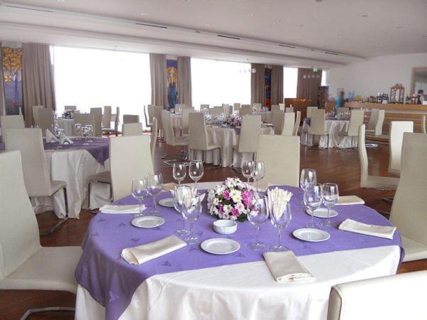 Marshal Garden Hotel Bucarest Exterior foto Restaurant